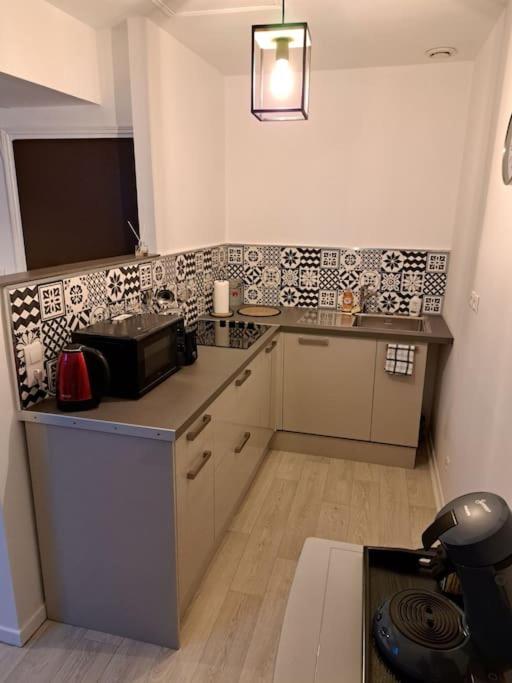 Confortable Studio Renove Cambrai Bagian luar foto