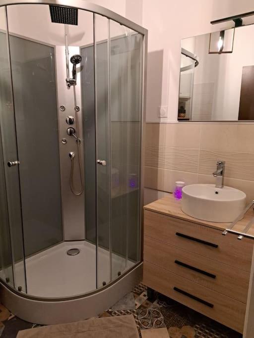 Confortable Studio Renove Cambrai Bagian luar foto